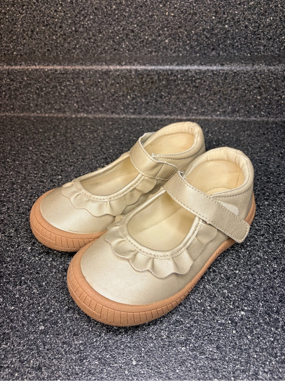 Girls Metallic Gold Mary Jane Shoes with Ruffle Accent